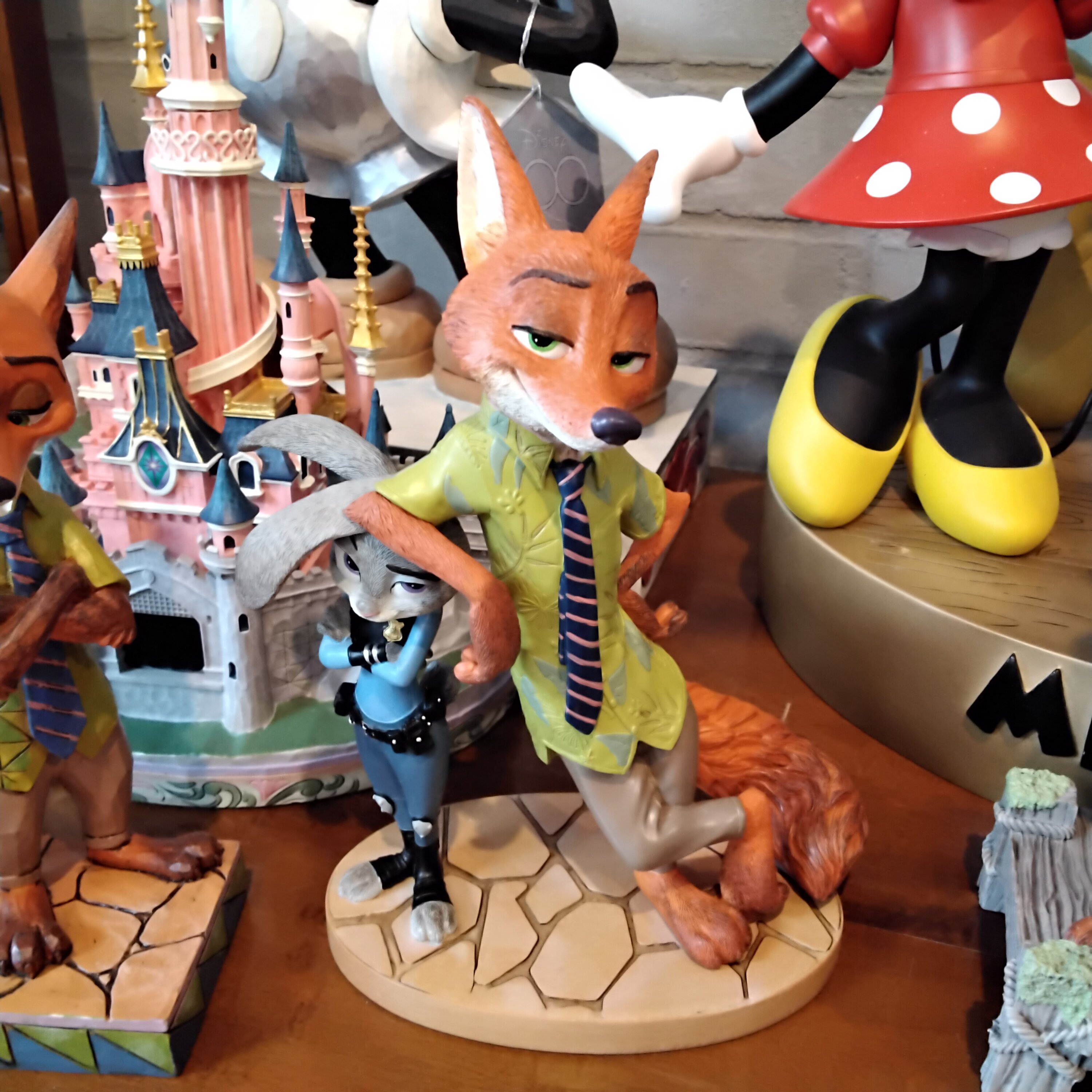 Nick Wilde & Judy Hopps Figurine – Zootopia - Disney Showcase