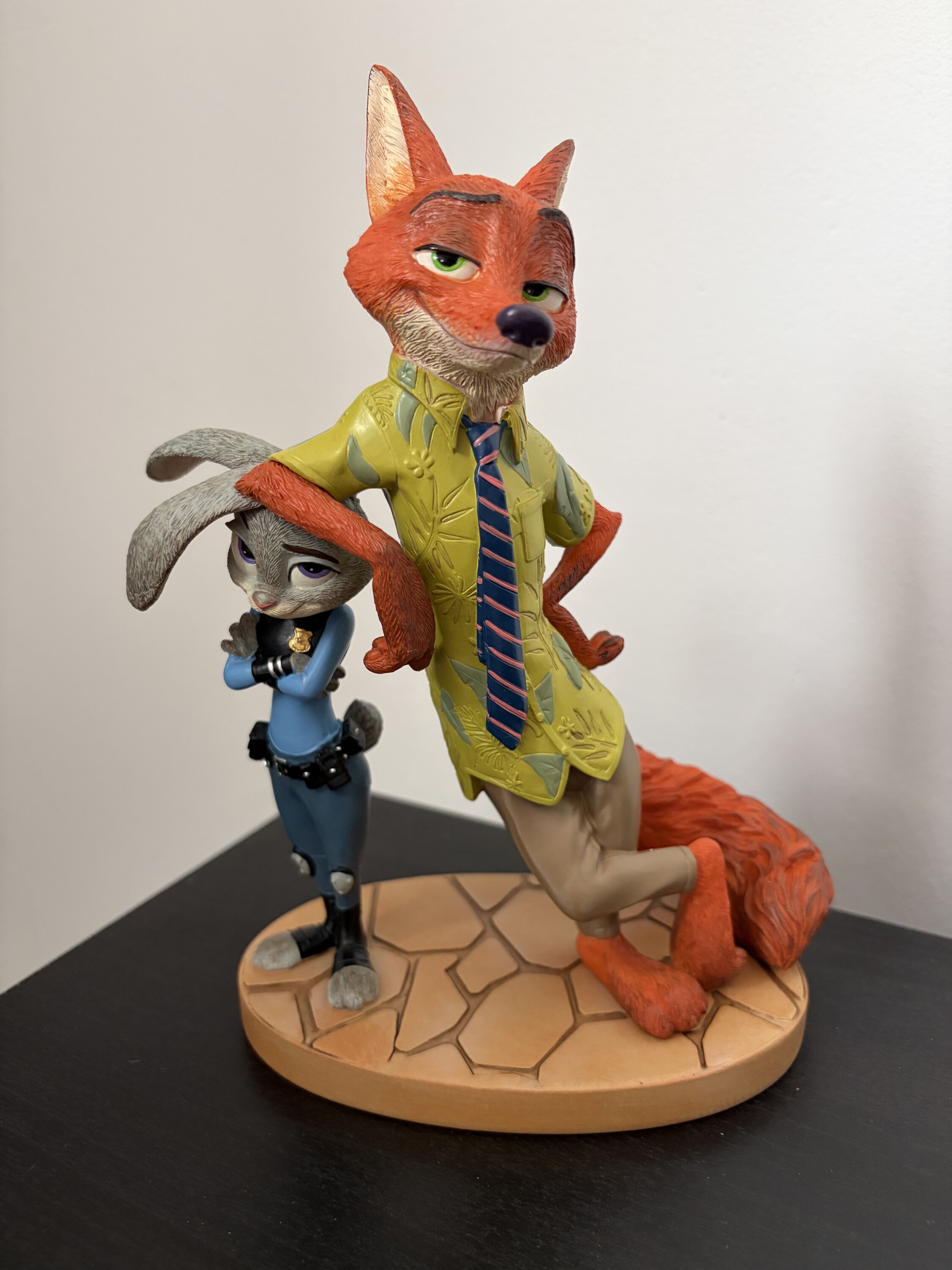 Nick Wilde & Judy Hopps Figurine – Zootopia - Disney Showcase