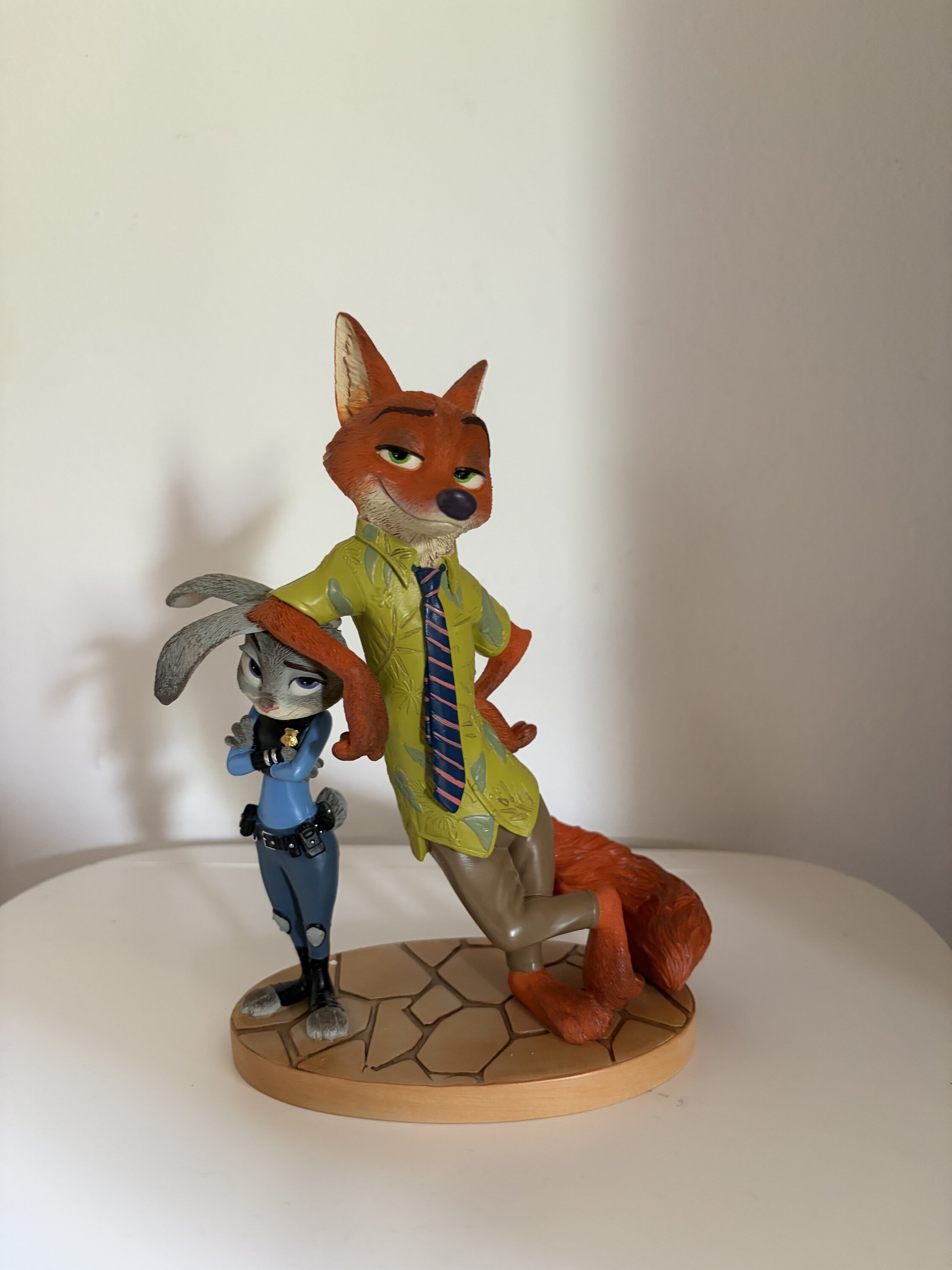 Nick Wilde & Judy Hopps Figurine – Zootopia - Disney Showcase
