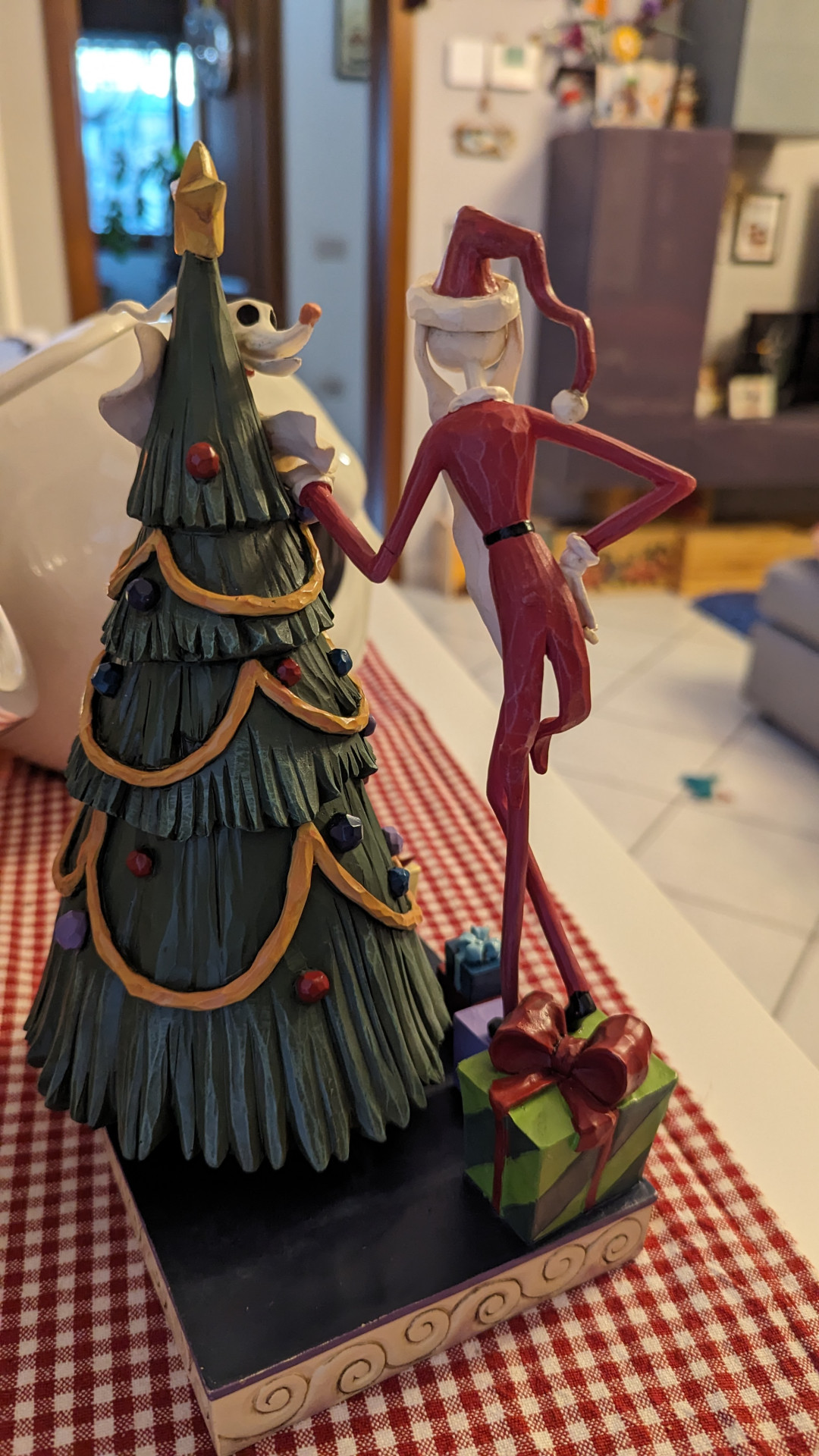 Santa Jack And Zero Decorate The Christmas Tree - Disney Traditions